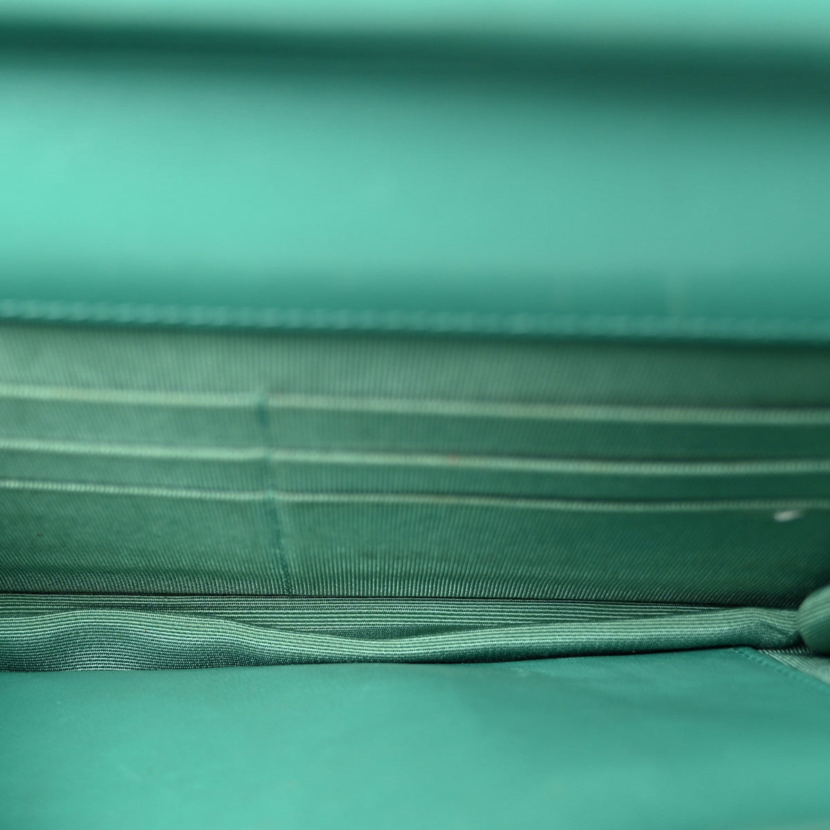 Patent Quilted Wallet On Chain WOC Green