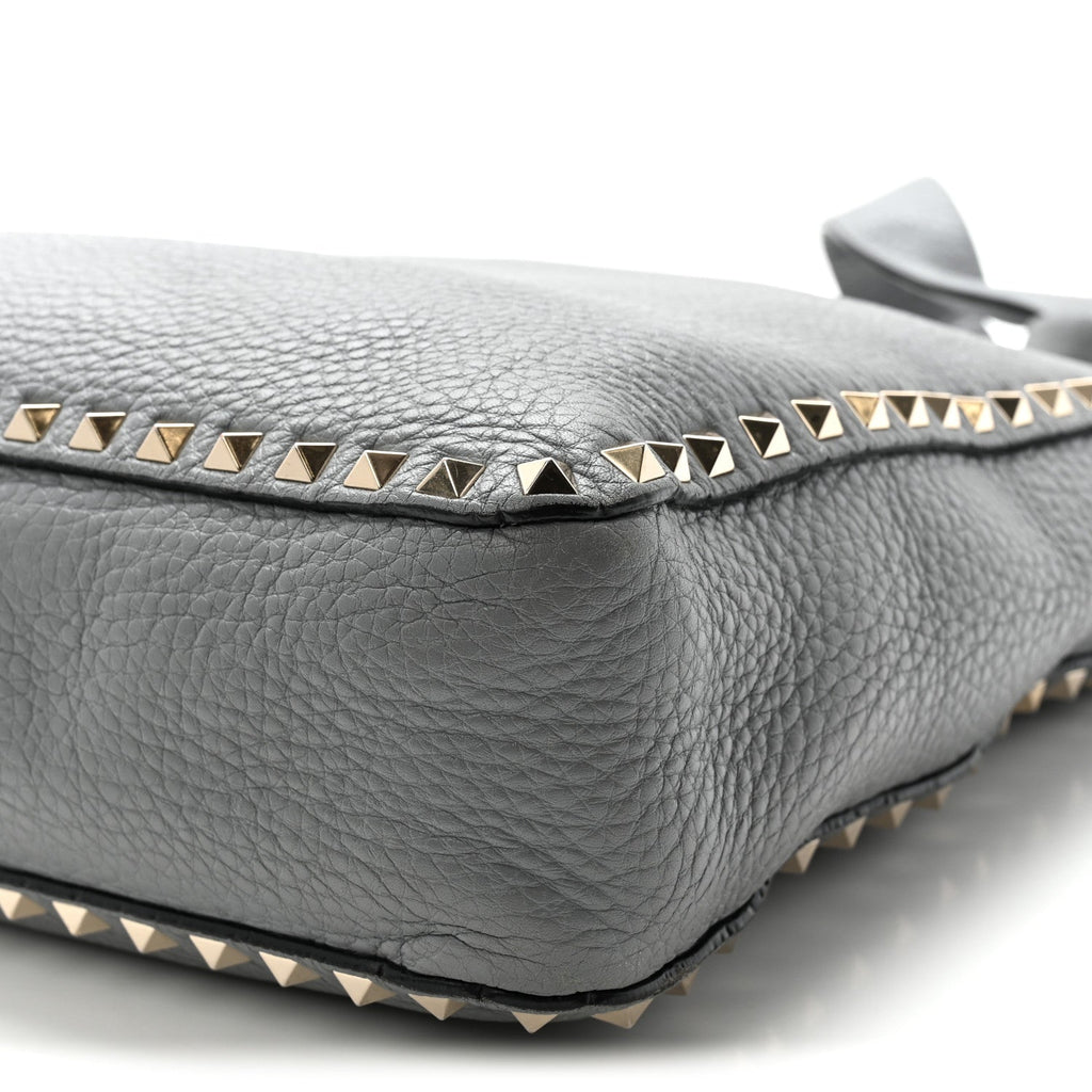 Pebbled Calfskin Small Rockstud Flip-Lock Messenger Bag Light Stone