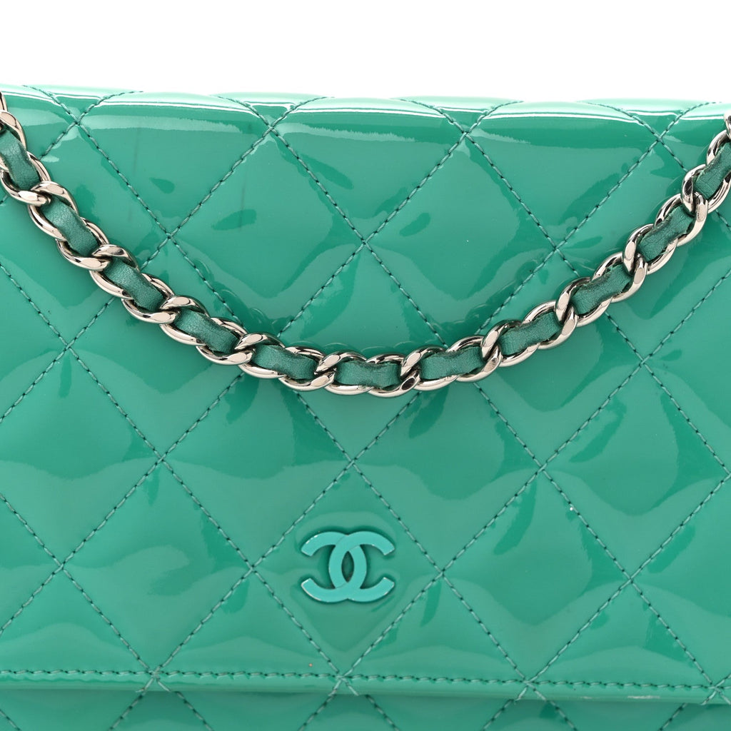Patent Quilted Wallet On Chain WOC Green