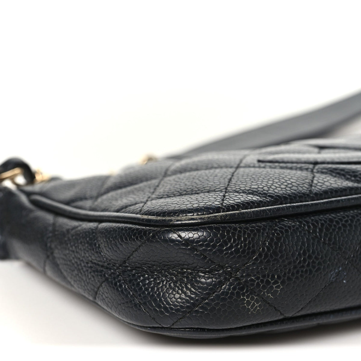Caviar Quilted CC Shoulder Bag Black