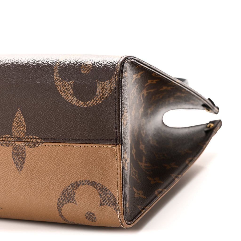 Reverse Monogram Giant Onthego MM