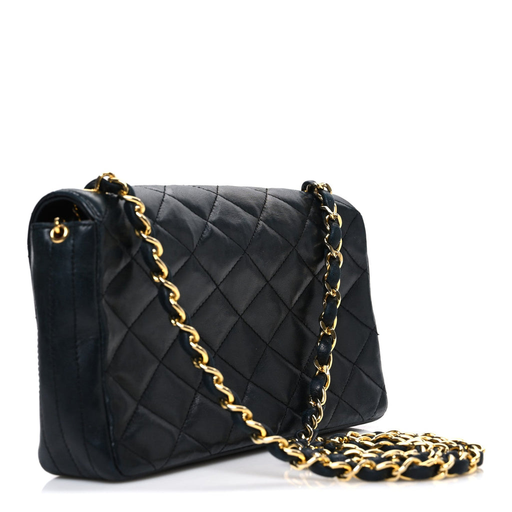 Lambskin Quilted Jumbo CC Small Single Flap Black
