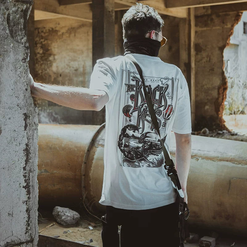 Simplefad European and American tough guy doing old Amikaji motorcycle heavy metal rock punk scorpion short sleeved T-shirt for men