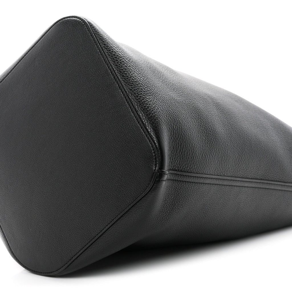 Soft Grained Calfskin Large Pebble Bucket Bag Black