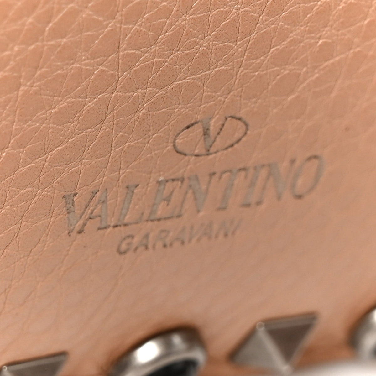 Grained Calfskin Onyx Guitar Strap Rockstud Rolling Shoulder Flap Messenger Bag Soft Noisette