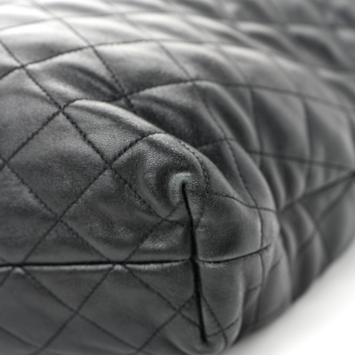 Lambskin Quilted Maxi Icare Shopping Tote Black