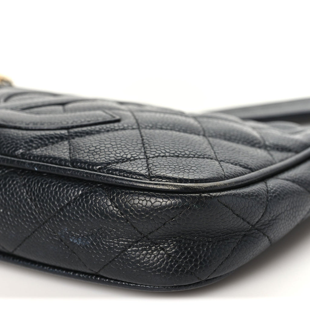 Caviar Quilted CC Shoulder Bag Black